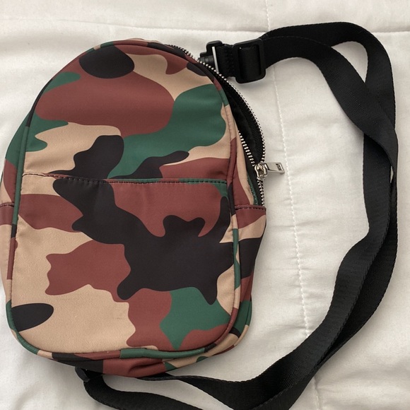 CAMO SIDE BAG - Picture 1 of 4